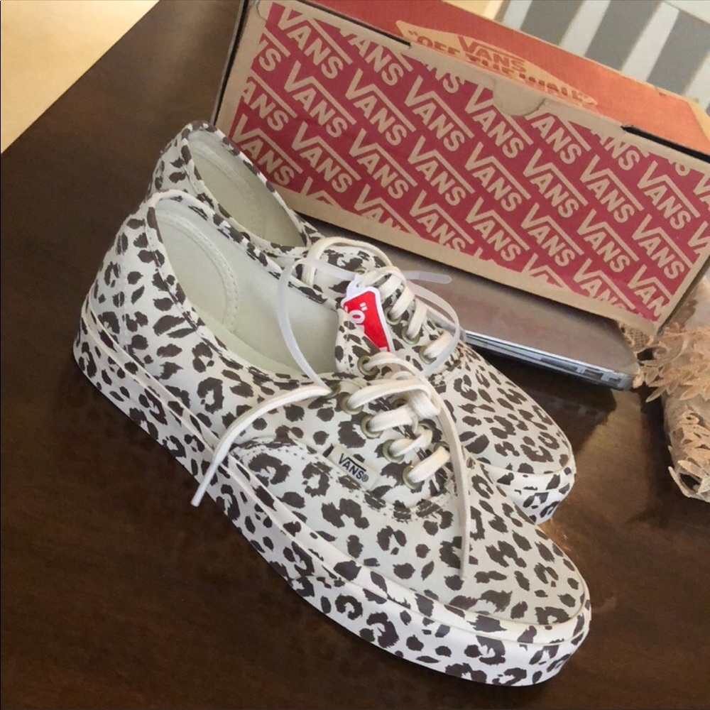 ISO - Vans (Mono Print) Leopard size 8
